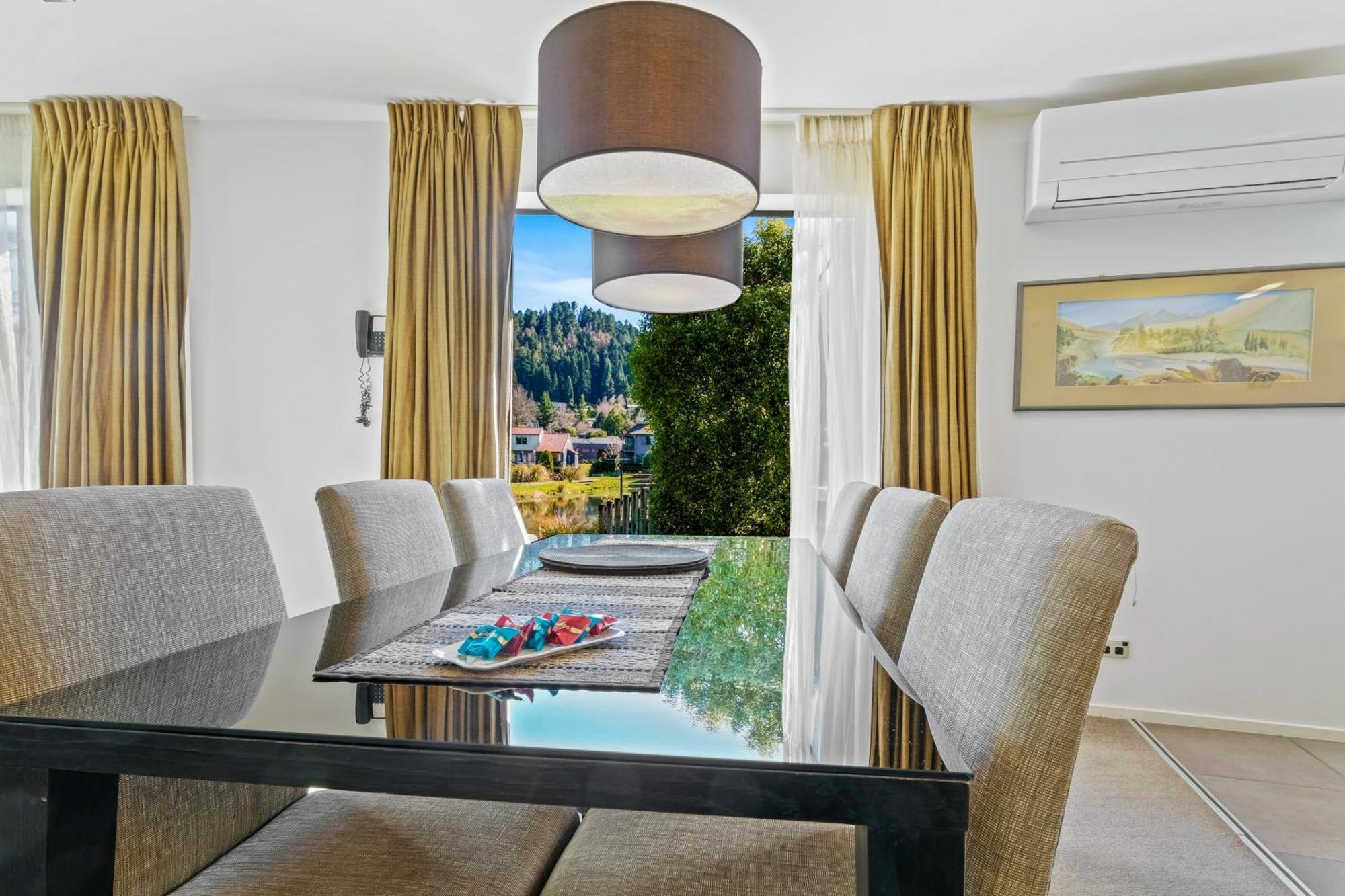 Village Lake Apartments Hanmer Springs Bagian luar foto